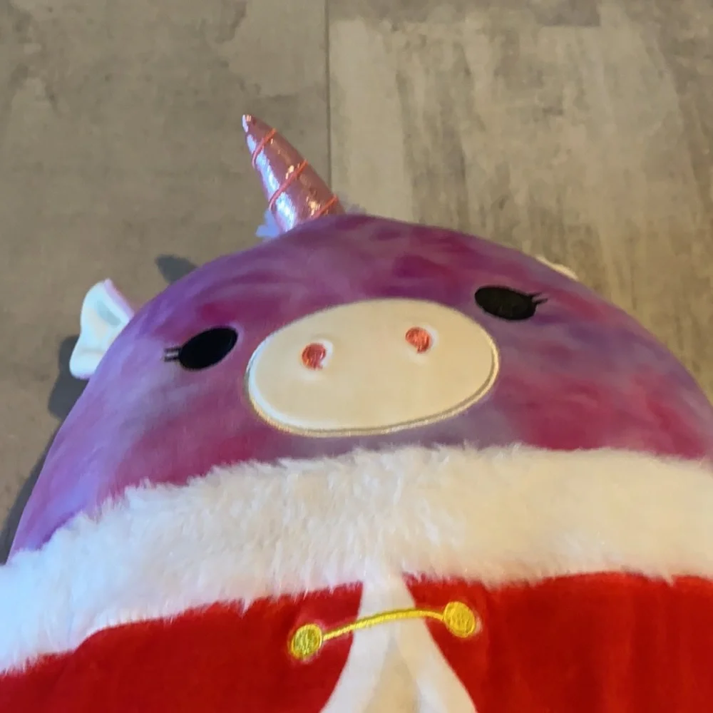 2022 Christmas Lola Squishmallow - Picture 3 of 5